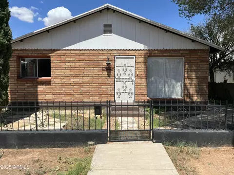 1324 E 6th St, Douglas, AZ 85607