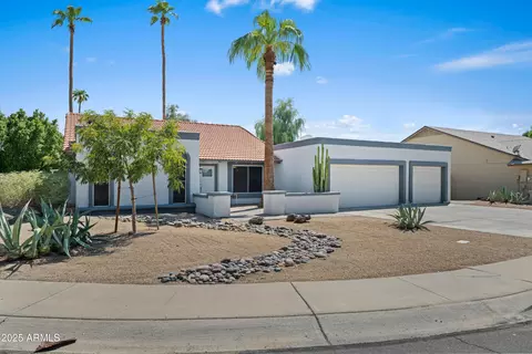 2223 W Nopal Cir, Mesa, AZ 85202