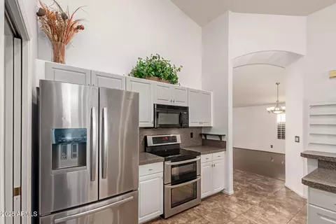 Kitchen - 462 E Pinto Dr, Gilbert, AZ 85296 photo 3 of 3