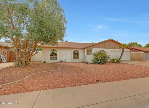 3801 W Helena Dr, Glendale, AZ 85308