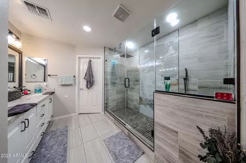 Bath - 4708 N 96th Ln, Phoenix, AZ 85037 photo 2 of 6