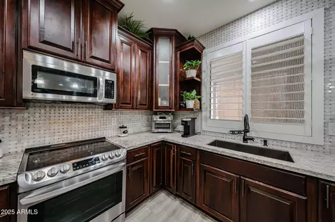 Kitchen - 4708 N 96th Ln, Phoenix, AZ 85037 photo 4 of 6