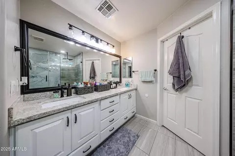 Bath - 4708 N 96th Ln, Phoenix, AZ 85037 photo 3 of 6