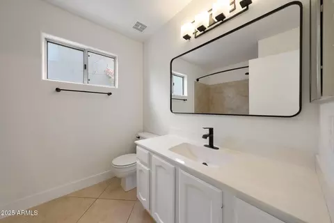 Bath - 4520 E Desert Cactus St, Phoenix, AZ 85032 photo 5 of 6