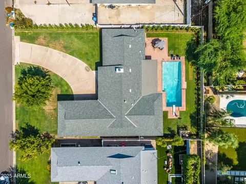 View/Area - 333 E Kaler Dr, Phoenix, AZ 85020 photo 1 of 3