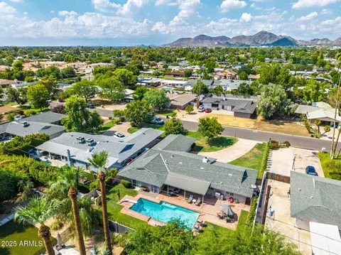 View/Area - 333 E Kaler Dr, Phoenix, AZ 85020 photo 3 of 3