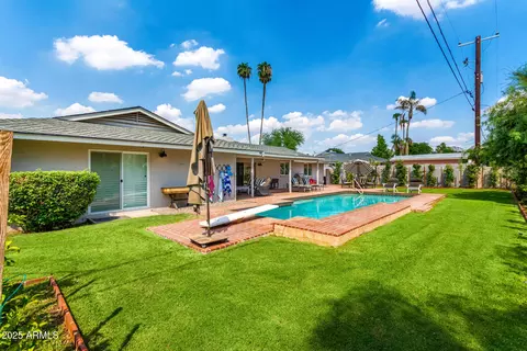 Exterior - 333 E Kaler Dr, Phoenix, AZ 85020 photo 4 of 5