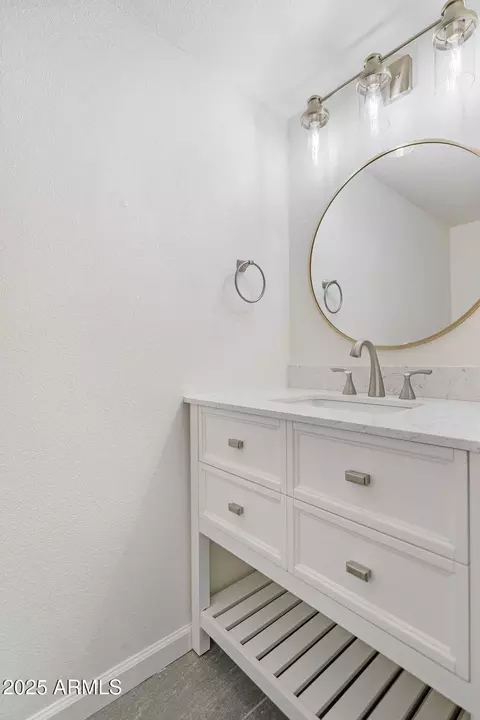 Bath - 3878 N 30th St, Phoenix, AZ 85016 photo 1 of 3
