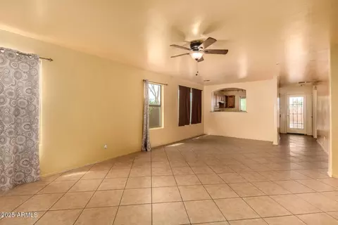 5926 S 16th Dr, Phoenix, AZ 85041 photo 4