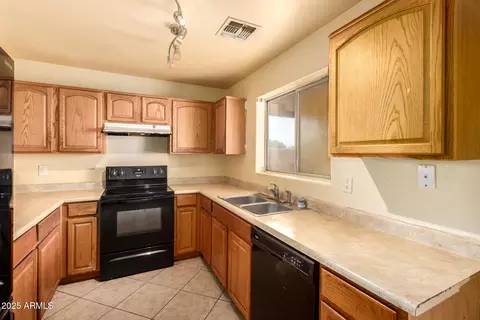 5926 S 16th Dr, Phoenix, AZ 85041 photo 10