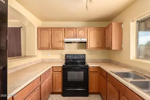 5926 S 16th Dr, Phoenix, AZ 85041 photo 9