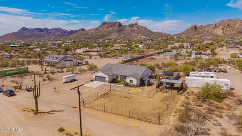 View/Area - 146 E Whiteley St, Apache Junction, AZ 85119 photo 1 of 7