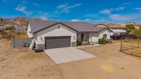Exterior - 146 E Whiteley St, Apache Junction, AZ 85119 photo 2 of 4