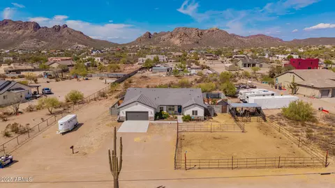 View/Area - 146 E Whiteley St, Apache Junction, AZ 85119 photo 2 of 8