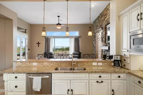 Kitchen - 1653 W Silver Pine Dr, Phoenix, AZ 85086 photo 4 of 5