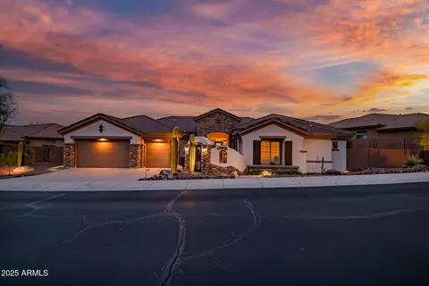 Exterior - 1653 W Silver Pine Dr, Phoenix, AZ 85086 photo 7 of 27