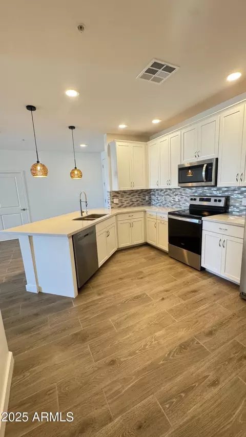 2511 W Queen Creek Rd #377, Chandler, AZ 85248