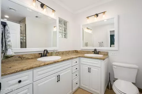 Bath - 1801 E Montebello Ave, Phoenix, AZ 85016 photo 3 of 5