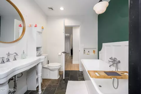 Bath - 1801 E Montebello Ave, Phoenix, AZ 85016 photo 5 of 5