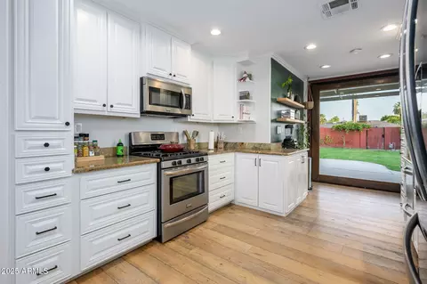 Kitchen - 1801 E Montebello Ave, Phoenix, AZ 85016 photo 3 of 6