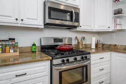 Kitchen - 1801 E Montebello Ave, Phoenix, AZ 85016 photo 4 of 6