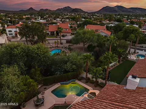 View/Area - 1023 E Forest Hills Dr, Phoenix, AZ 85022 photo 5 of 27