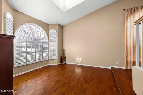 Living - 1023 E Forest Hills Dr, Phoenix, AZ 85022 photo 2 of 5