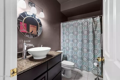 Bath - 1023 E Forest Hills Dr, Phoenix, AZ 85022 photo 1 of 5