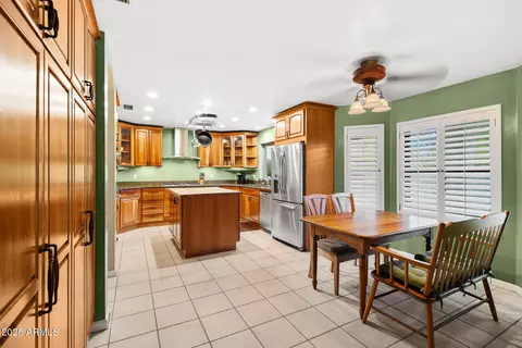 Kitchen - 1023 E Forest Hills Dr, Phoenix, AZ 85022 photo 4 of 4
