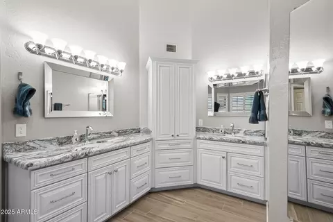 Bath - 1023 E Forest Hills Dr, Phoenix, AZ 85022 photo 4 of 5