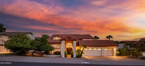 1023 E Forest Hills Dr, Phoenix, AZ 85022