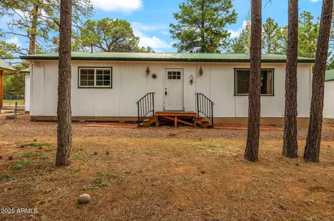 2124 Indian Trl, Overgaard, AZ 85933