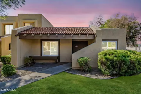 5848 W Winchcomb Dr, Glendale, AZ 85306