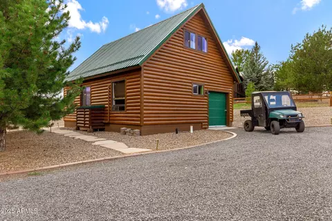 Exterior - 2702 Covered Wagon Trl, Overgaard, AZ 85933 photo 9 of 20