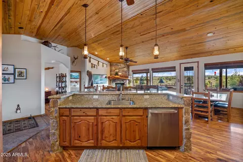 Kitchen - 2702 Covered Wagon Trl, Overgaard, AZ 85933 photo 3 of 3