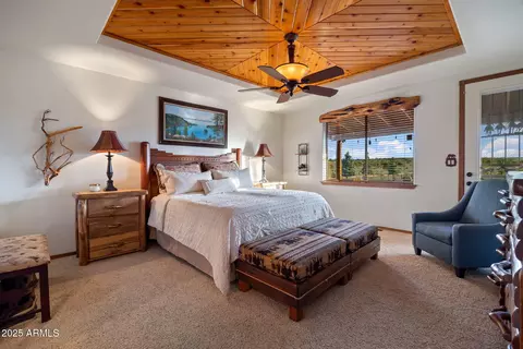 Bedroom - 2702 Covered Wagon Trl, Overgaard, AZ 85933 photo 1 of 5