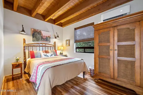 Bedroom - 2702 Covered Wagon Trl, Overgaard, AZ 85933 photo 5 of 5