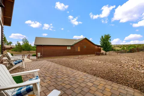 Exterior - 2702 Covered Wagon Trl, Overgaard, AZ 85933 photo 16 of 20