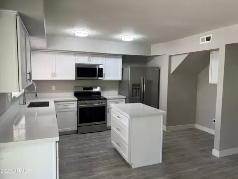 4424 E Belleview St, Phoenix, AZ 85008