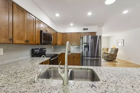 Kitchen - 904 S 79th Pl, Mesa, AZ 85208 photo 4 of 4