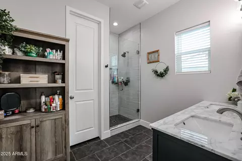 Bath - 2246 E Sheridan St, Phoenix, AZ 85006 photo 1 of 4
