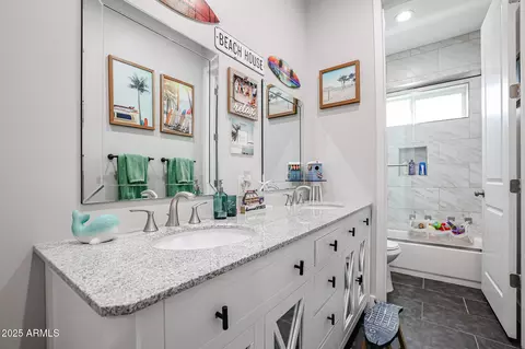 Bath - 2246 E Sheridan St, Phoenix, AZ 85006 photo 4 of 4