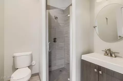 Bath - 8032 N 10th Ave, Phoenix, AZ 85021 photo 4 of 4