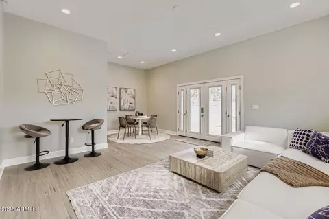 Living - 8032 N 10th Ave, Phoenix, AZ 85021 photo 3 of 4