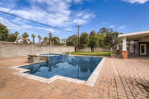 Exterior - 8032 N 10th Ave, Phoenix, AZ 85021 photo 3 of 4