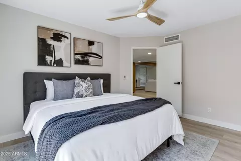 Bedroom - 1113 E Tapatio Dr, Phoenix, AZ 85020 photo 2 of 2