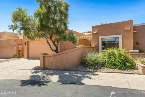 Exterior - 1113 E Tapatio Dr, Phoenix, AZ 85020 photo 2 of 7