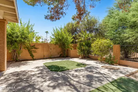 Exterior - 1113 E Tapatio Dr, Phoenix, AZ 85020 photo 6 of 7