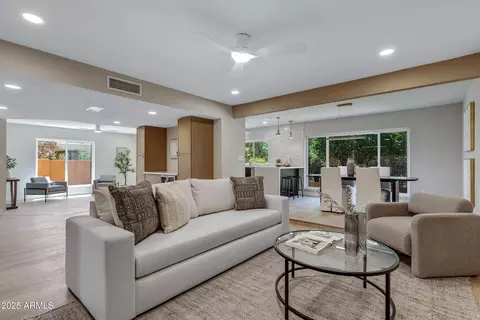 Living - 1113 E Tapatio Dr, Phoenix, AZ 85020 photo 1 of 2