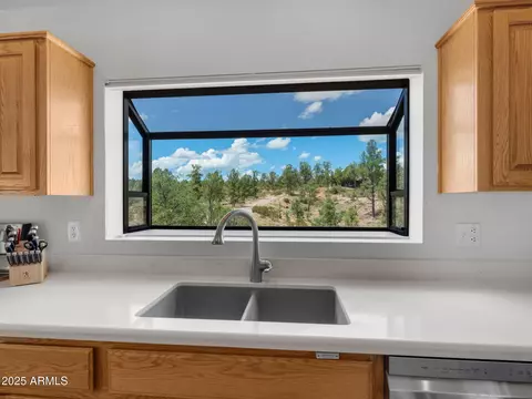 Kitchen - 1111 S Sutton Rd, Payson, AZ 85541 photo 3 of 4